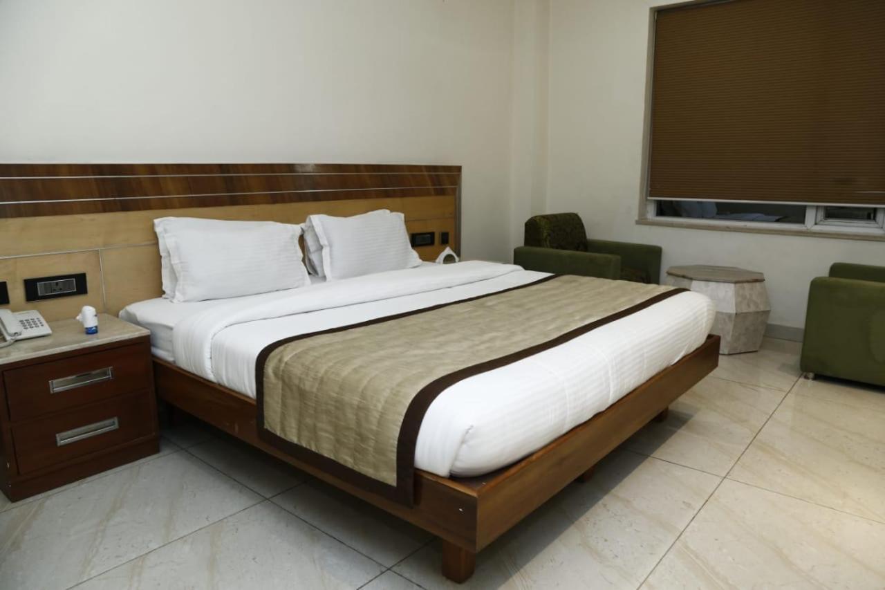 Hotel Pacific Roorkee Екстериор снимка