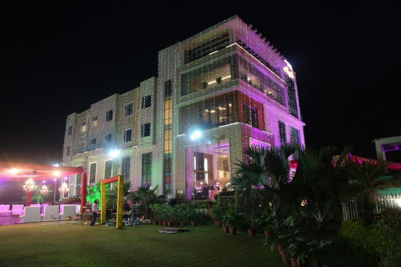 Hotel Pacific Roorkee Екстериор снимка