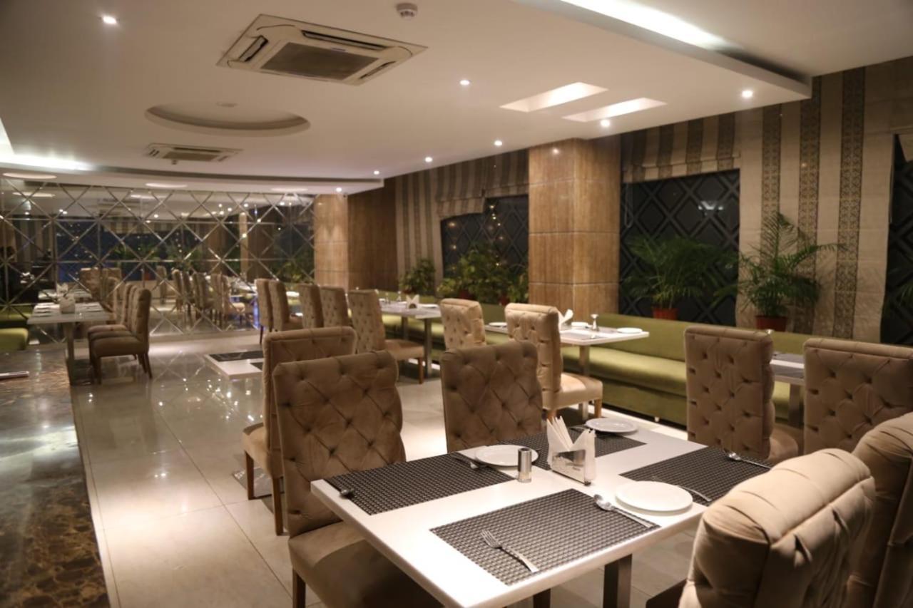 Hotel Pacific Roorkee Екстериор снимка